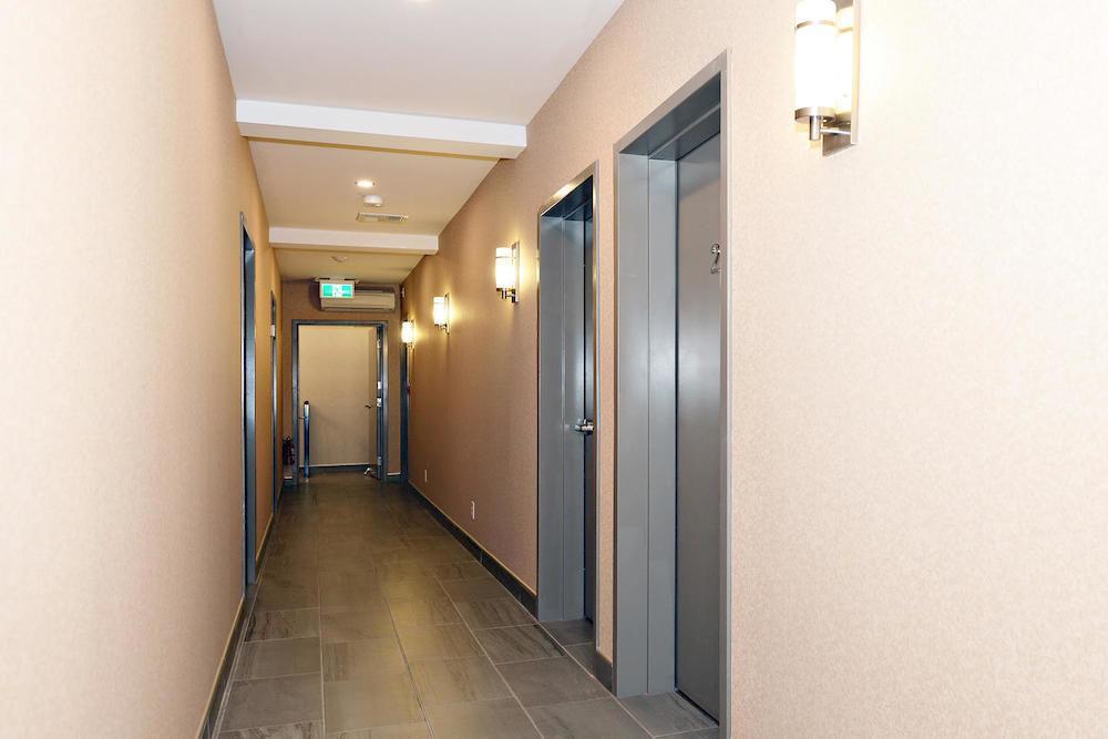 Ottawa Inn Hotel ภายนอก รูปภาพ